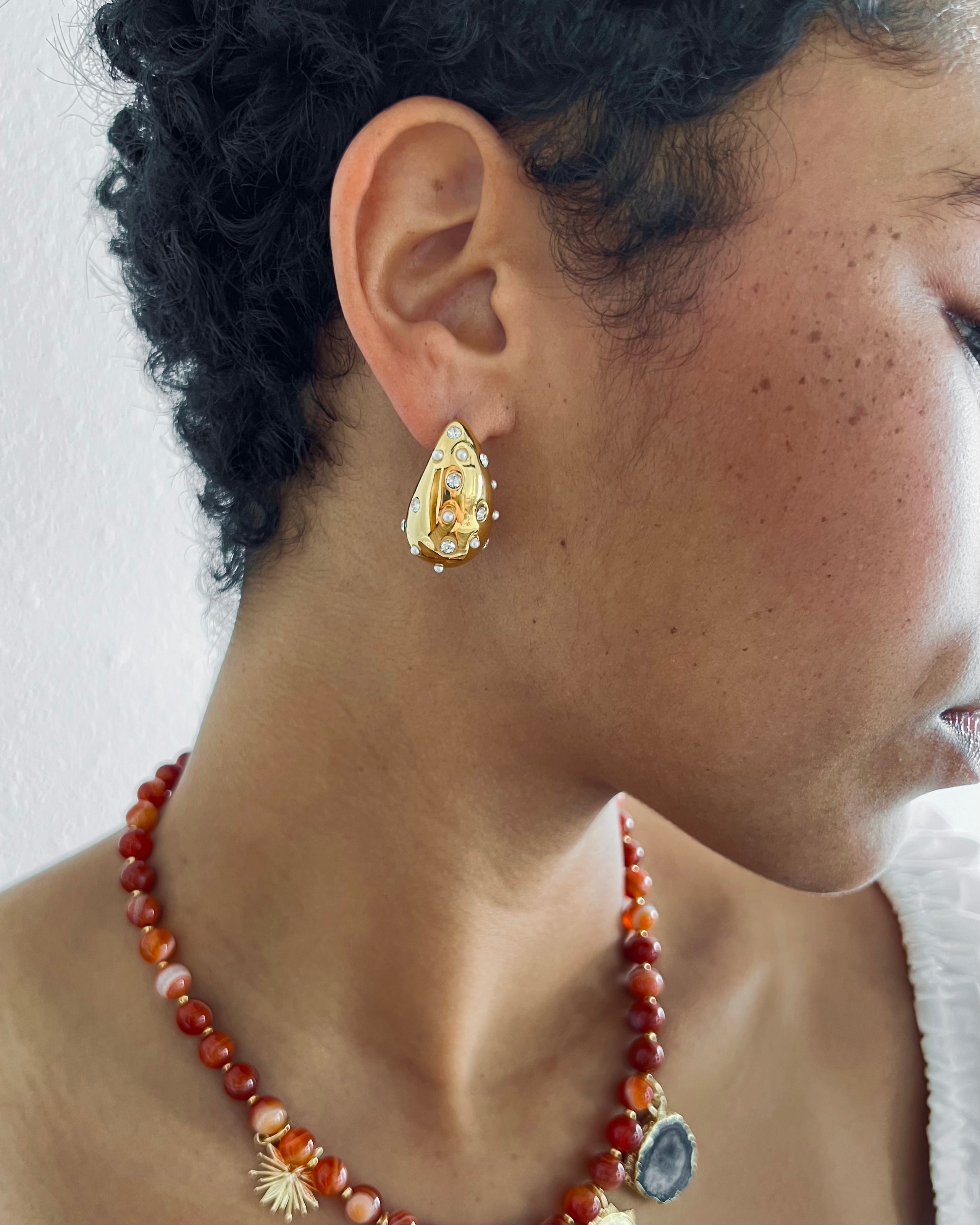 Wallie Water Drop Pearl Crystal Earrings || Choose Color