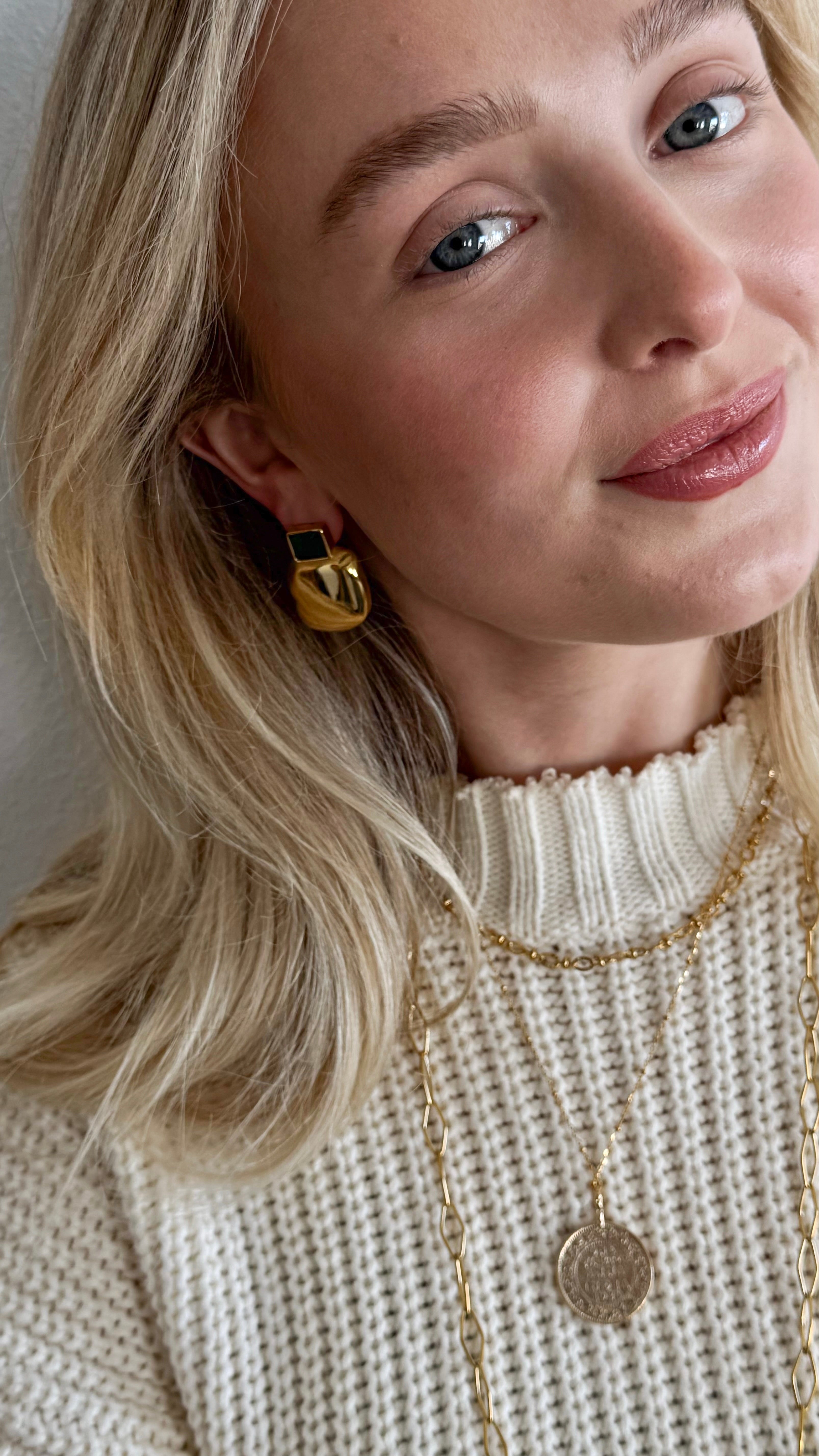 Eartha Emerald Square Studs