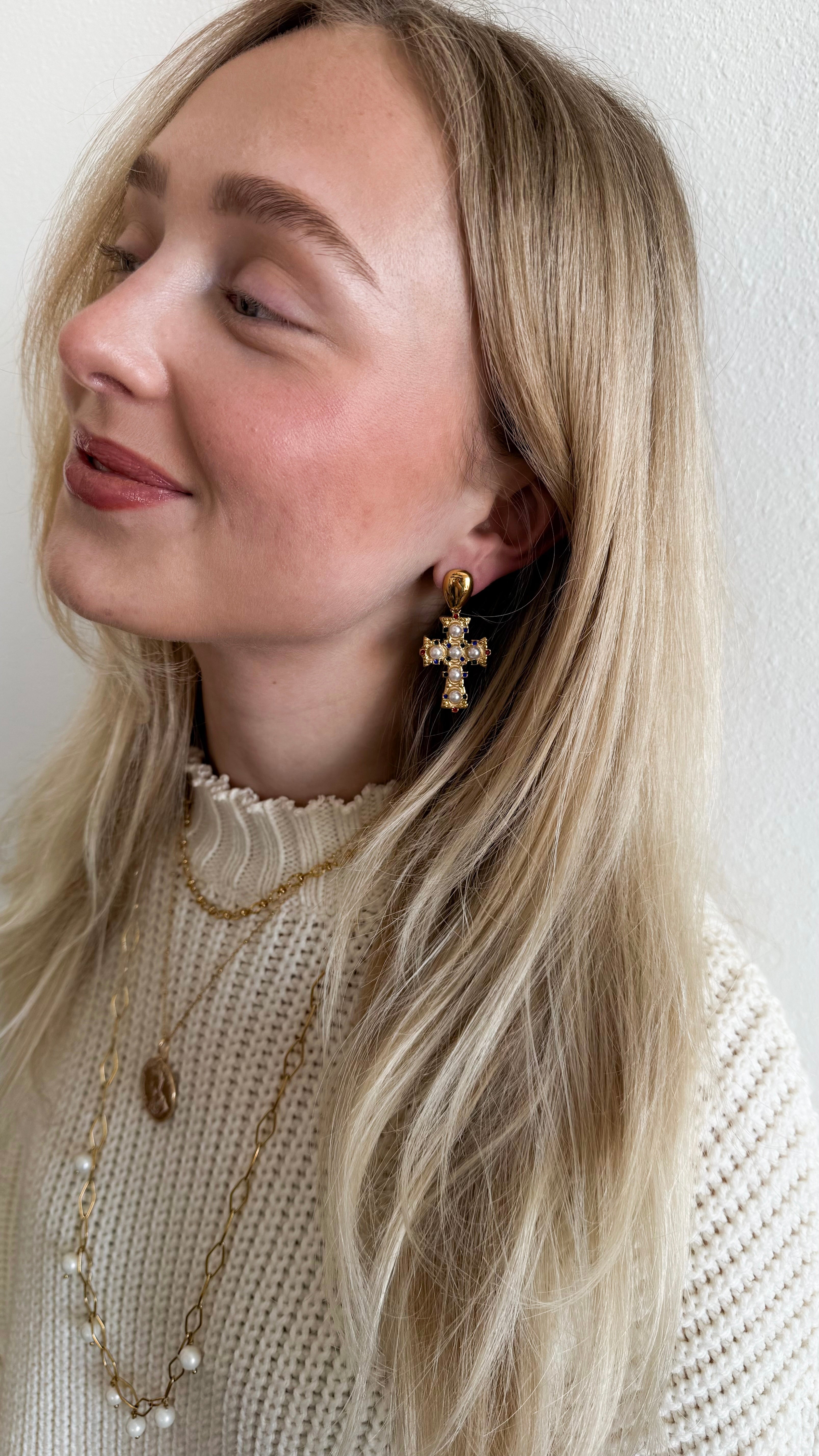 Evianna Pearl Cross Earrings
