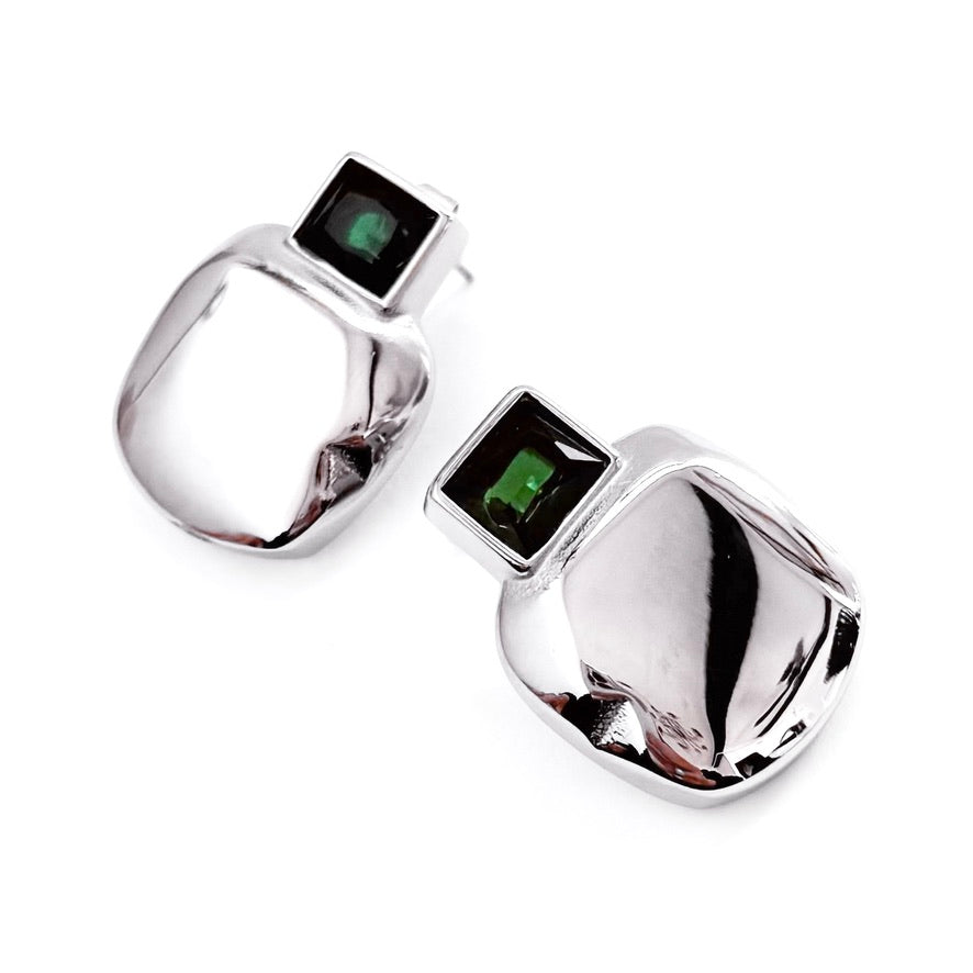 Eartha Emerald Square Studs