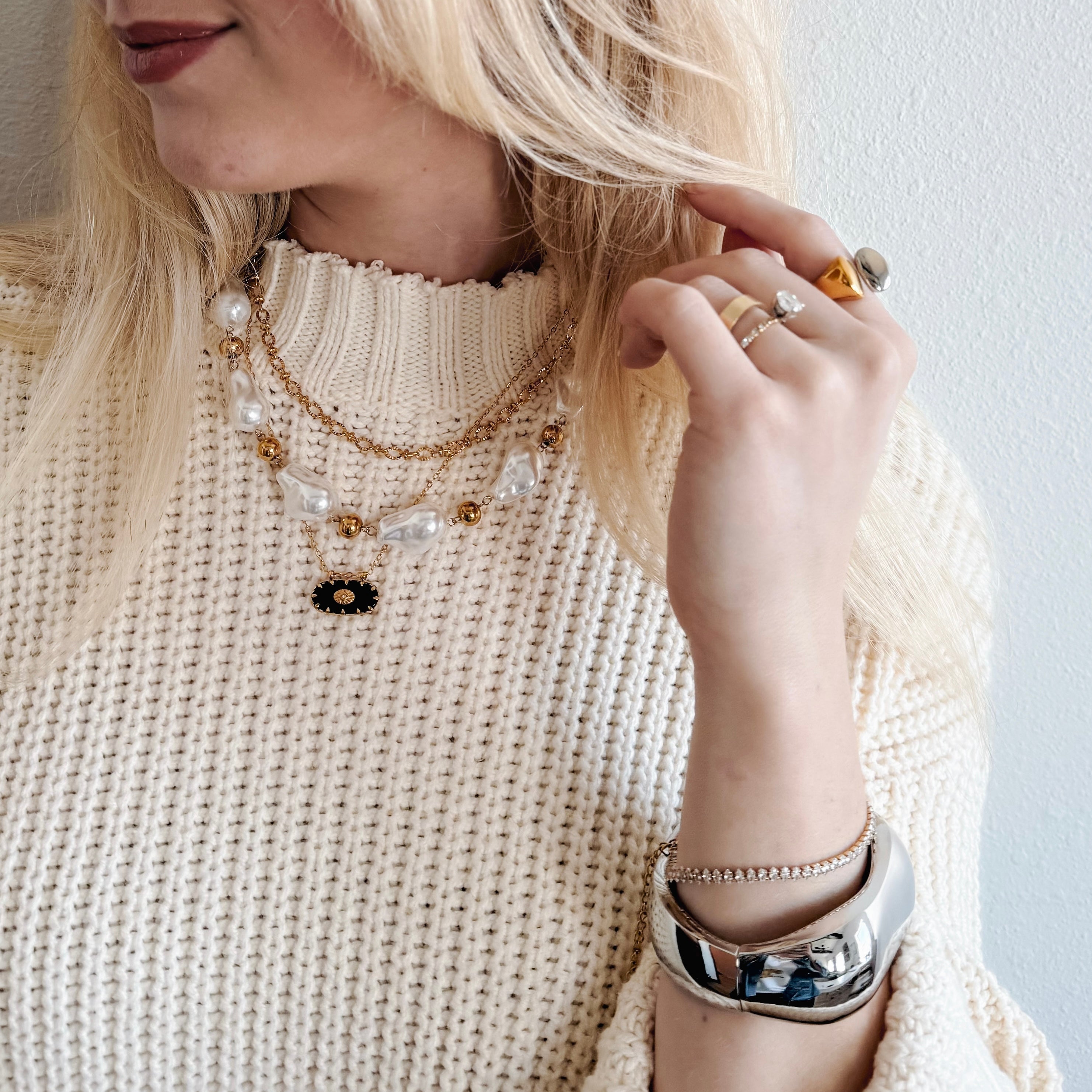 Augusta Black Oval Pendant Necklace