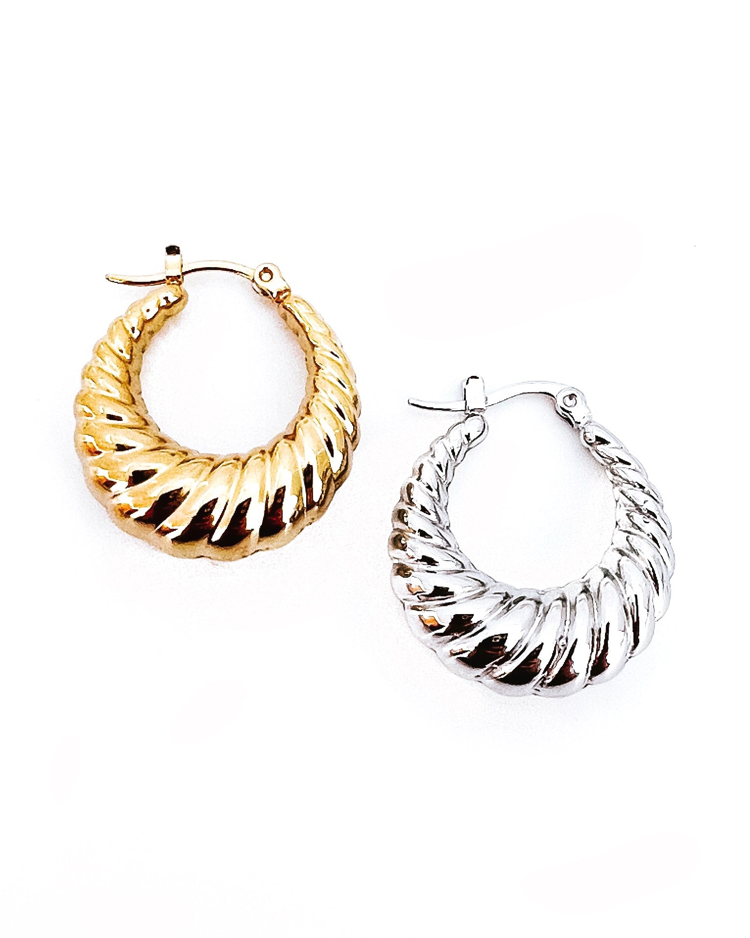 Ezra Croissant Hoops || Choose Color