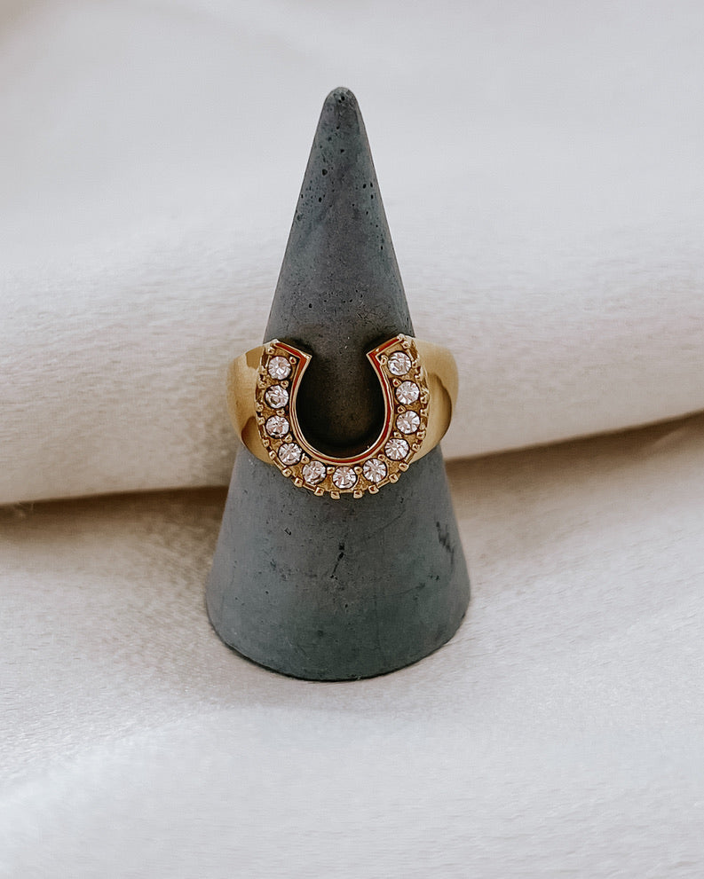Relvi Horseshoe Ring || Choose Color