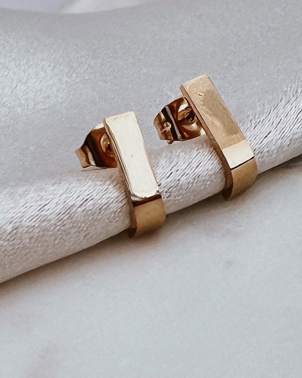 Epsie Stud Earrings || Choose Color