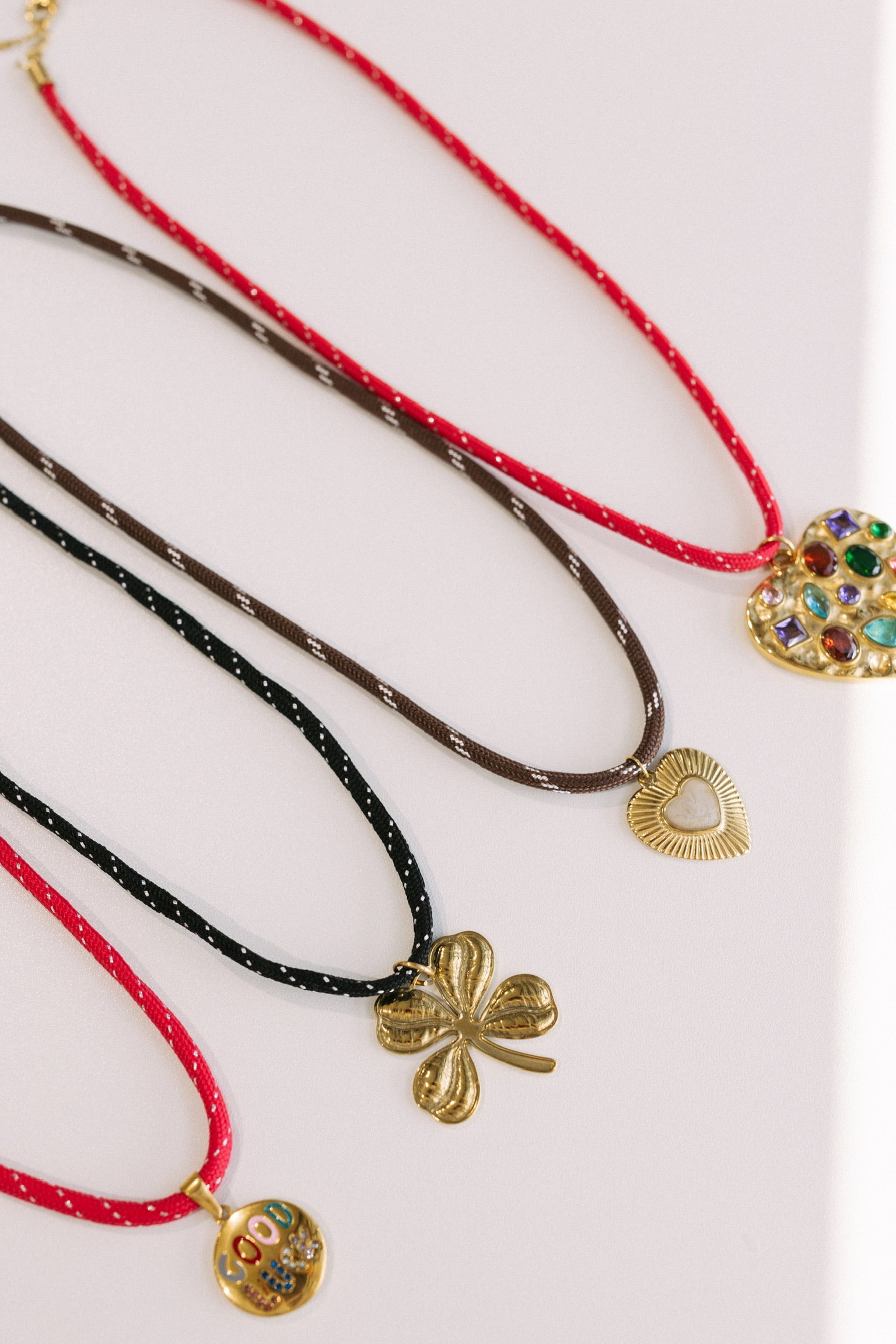 Neutral Clover Cord Necklace - Black