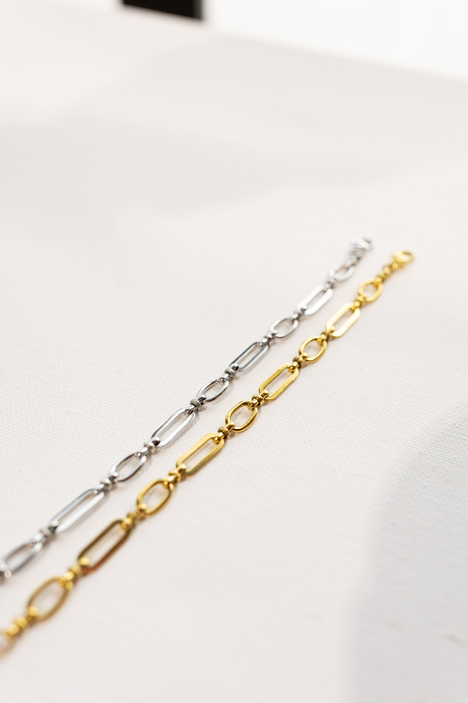 Brielle Chain Link Bracelet || Choose Color