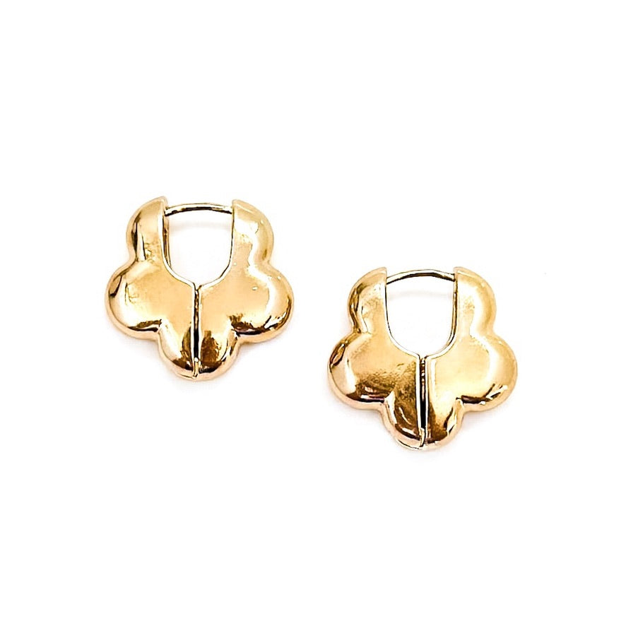 Evyn Scalloped Edge Hoops