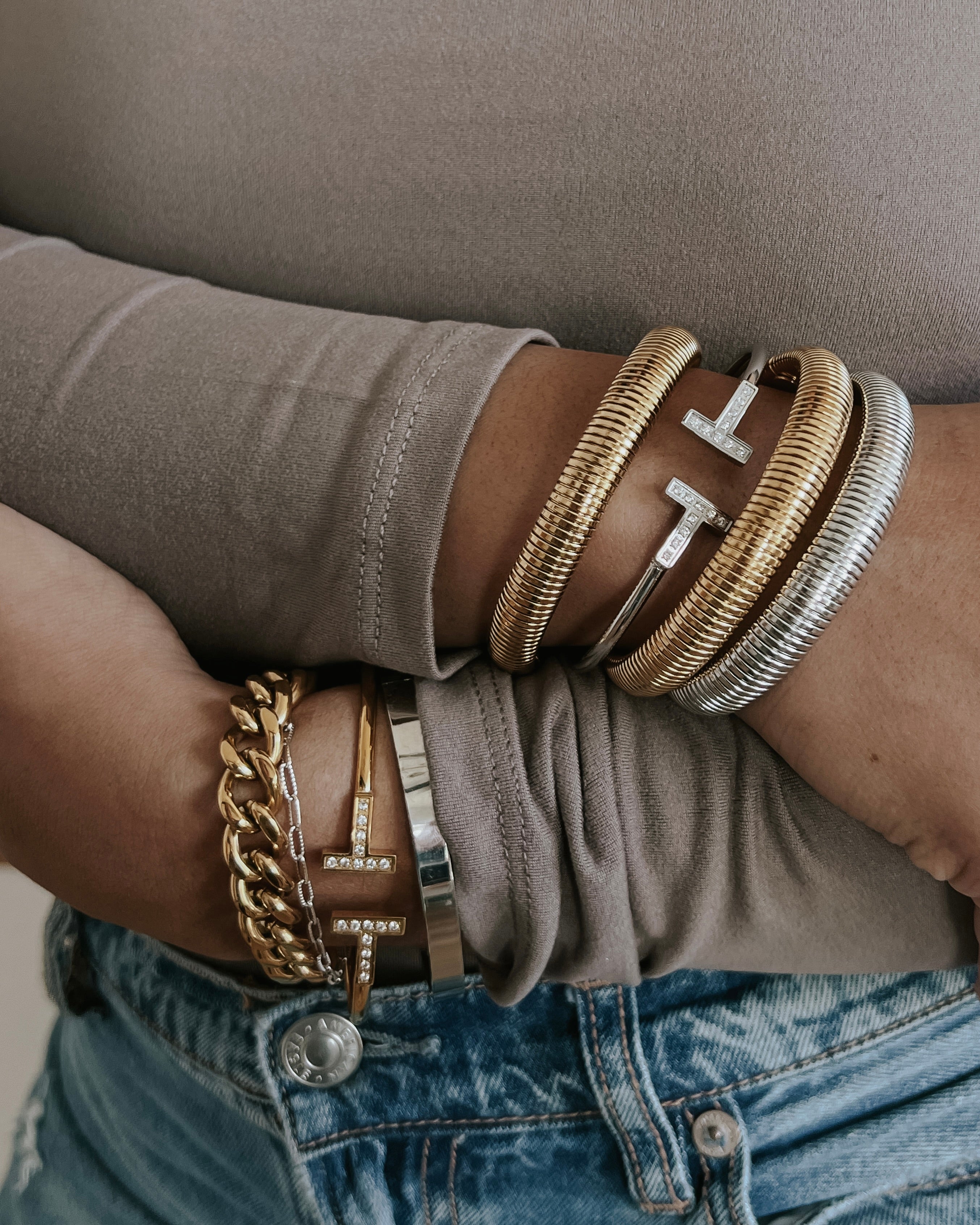 Baia Thin Coil Bangle Bracelet || Choose Color