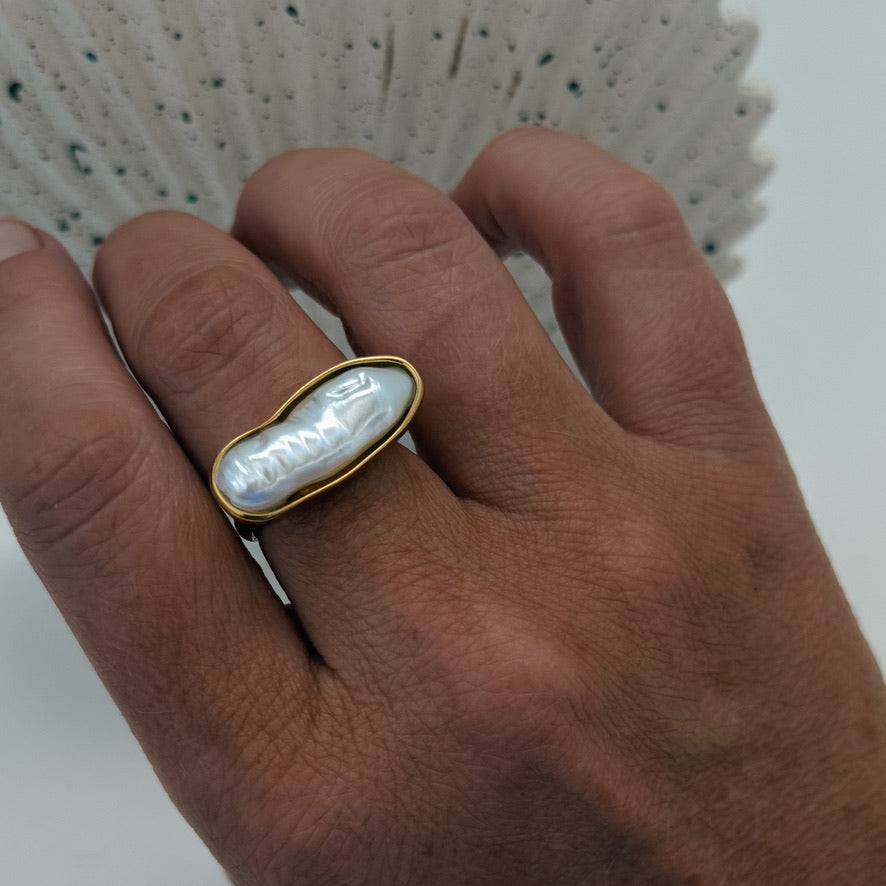 Raven Vintage Baroque Pearl Ring