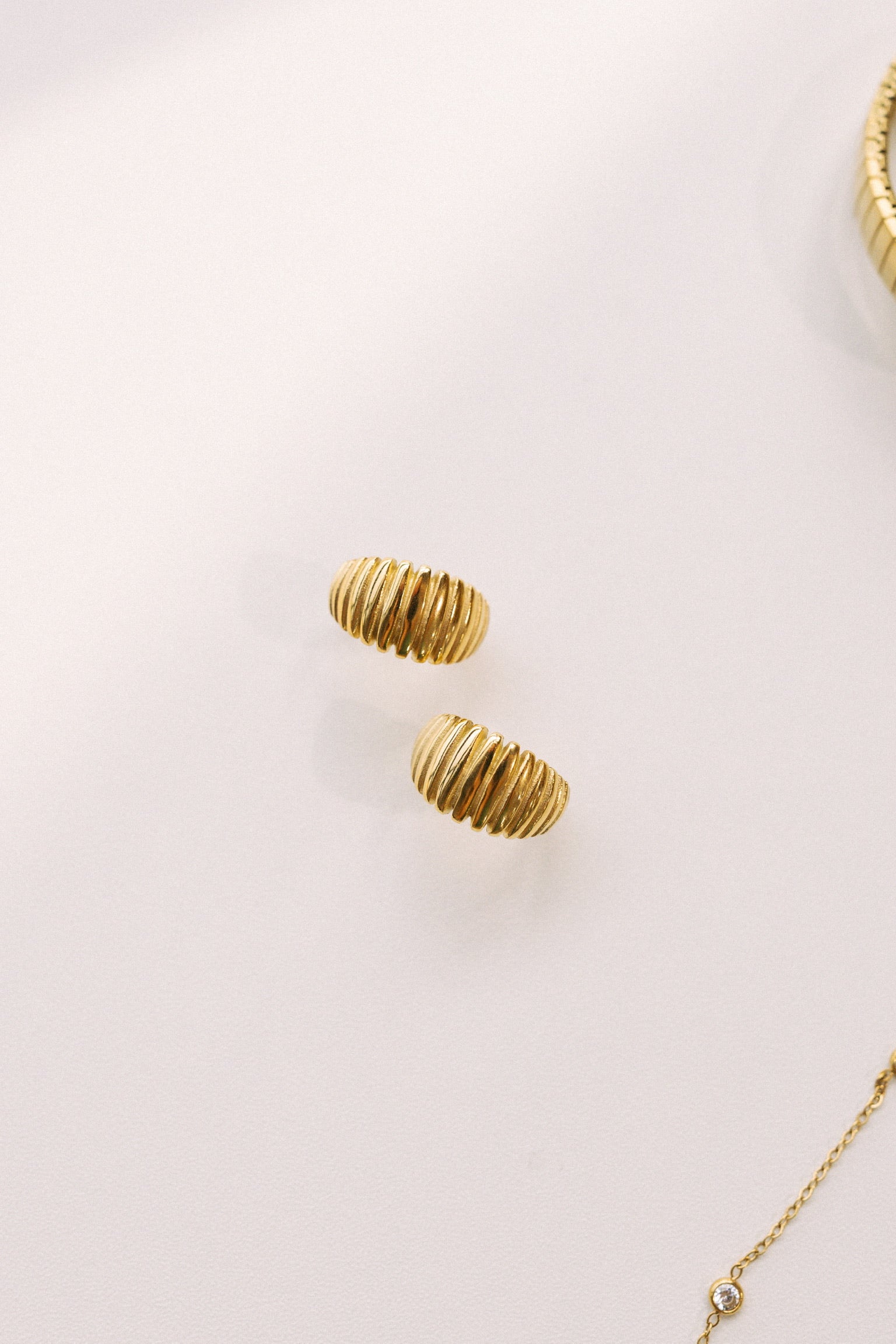 Roark Textured Statement Ring || Choose Color