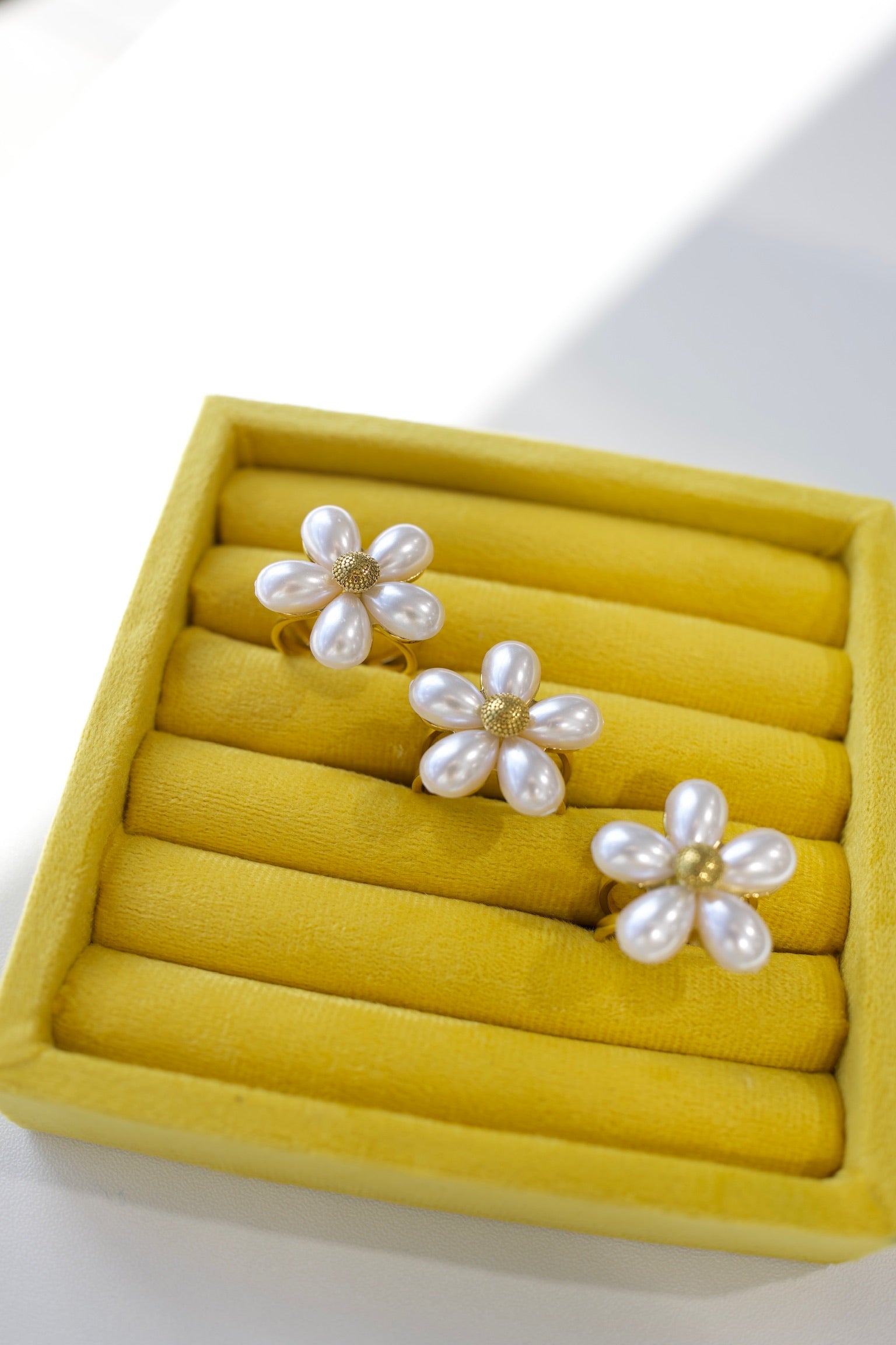 Dippin’ Daisy Ring