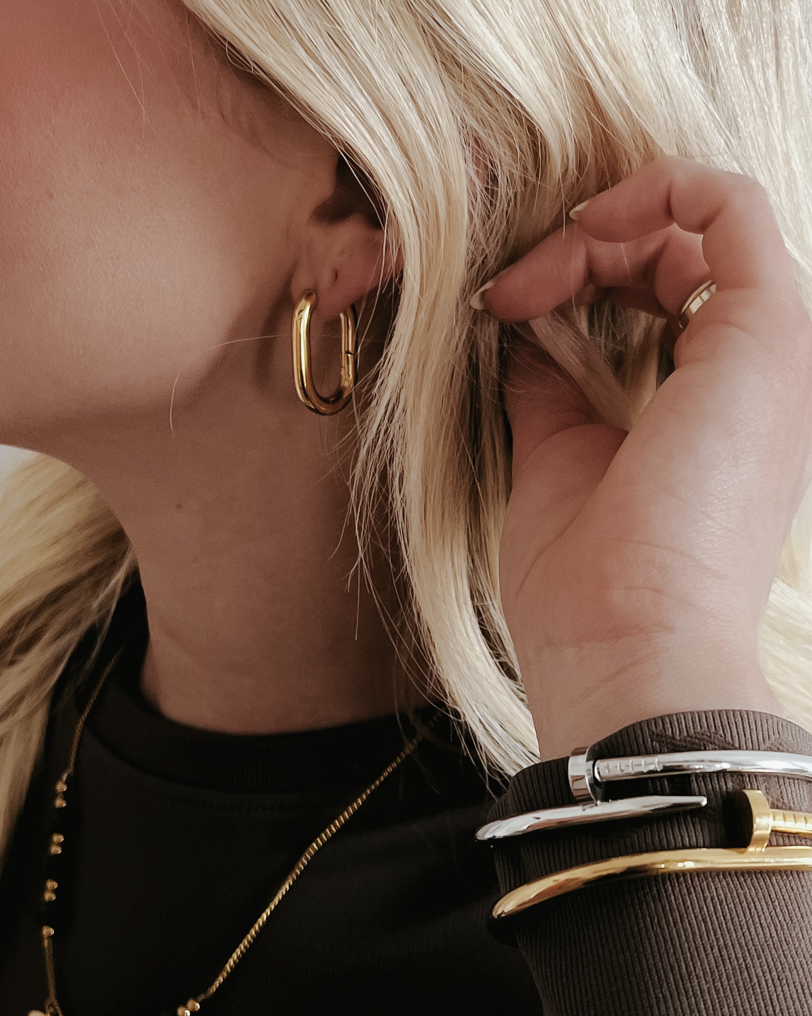 Eira Oval Hoop Earrings || Choose Color