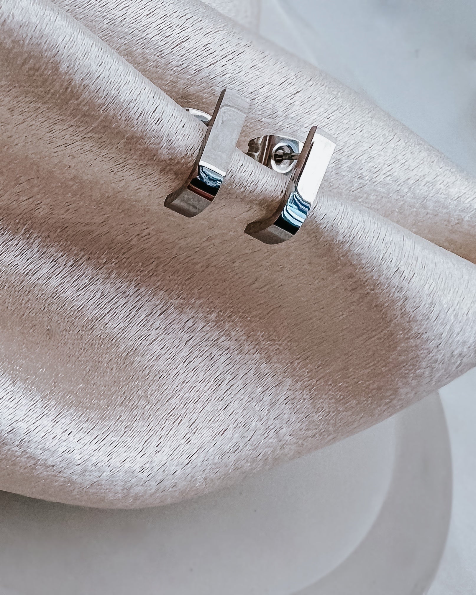 Epsie Stud Earrings || Choose Color