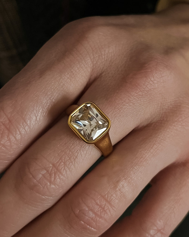 Rome Crystal Gold Ring