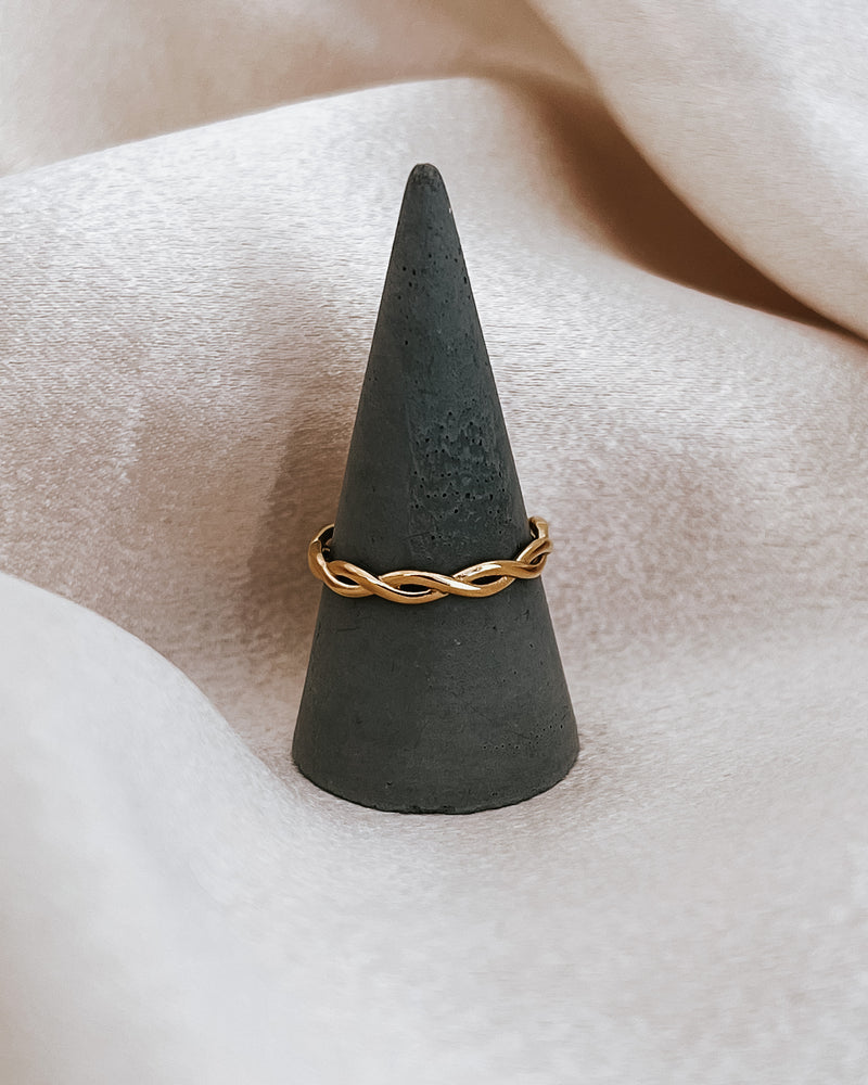Rikinly Dainty Twisted Ring